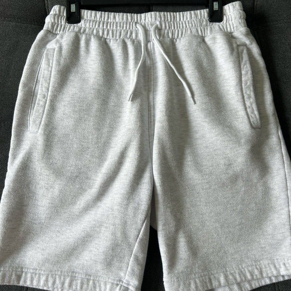 Like new Men’s H&M shorts